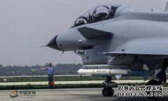 在第三代机器中，轻型战斗的冠军在空战中表现