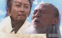 导演眨了眨眼睛，董凯爱自己。知道自己被骗了