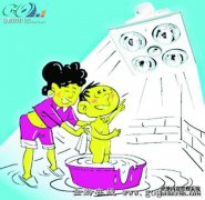 婴儿玩手机，掌握三项技能而不会伤害他们的眼