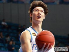？王哲林爆炸了18张桌子和18张桌子！亚洲第一个