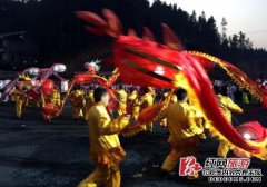 怀化祖拉：“大火在燃烧！数千人被困住（照片