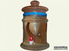 天鹅绒酒的生产方法和精巧的方法。